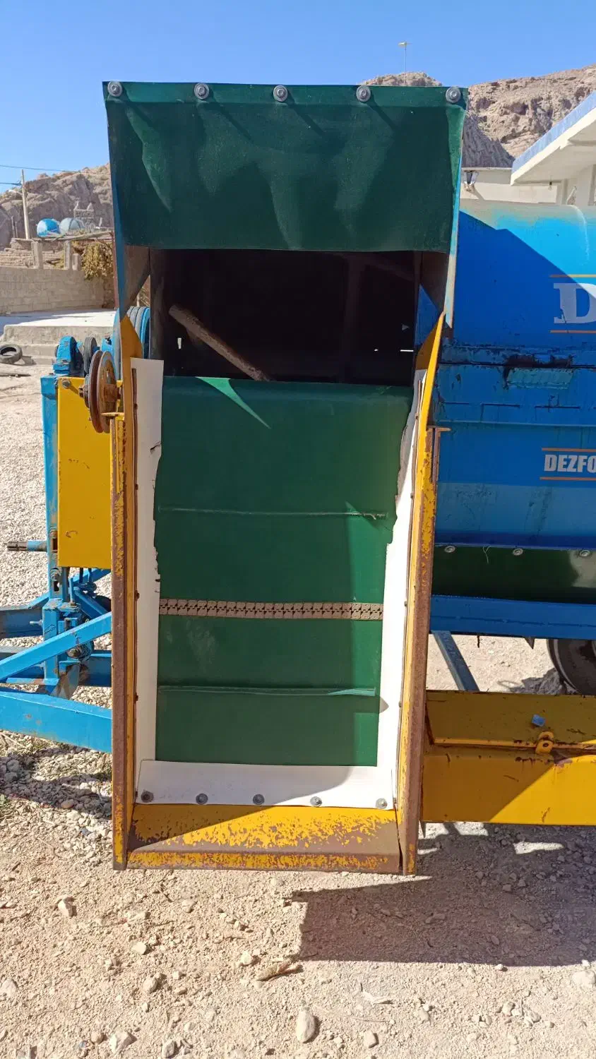 خرمنکوب و شمشیری «تیغ»در حومه پارس آباد|ماشینآلات صنعتی|پارسآباد, |دیوار