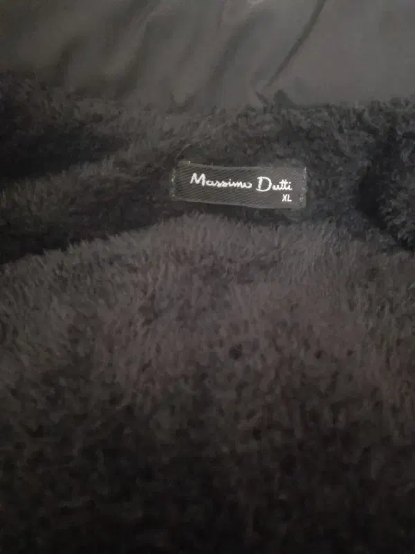 کاپشن نو نو ماسیما دوتی. داخل خز|لباس|اصفهان, پوریای ولی|دیوار