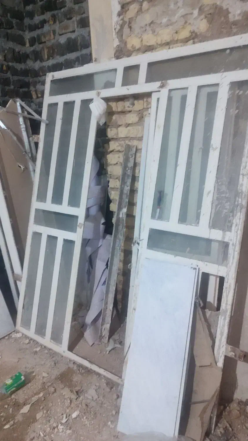 پنجره آهنی فلزی|مصالح و تجهیزات ساختمان|شیراز, شهرک سعدی|دیوار