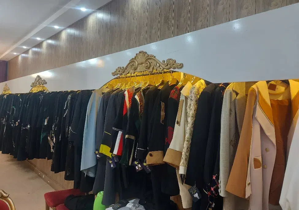 رگال  چوبی لباس مزون|فروشگاه و مغازه|مشهد, حجت|دیوار