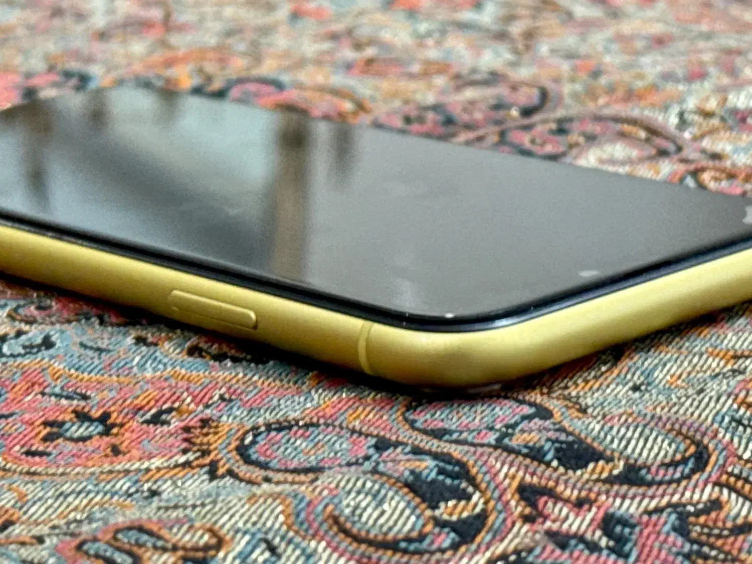 iPhone 11 لیمویی خاص|موبایل|تهران, شکوفه|دیوار