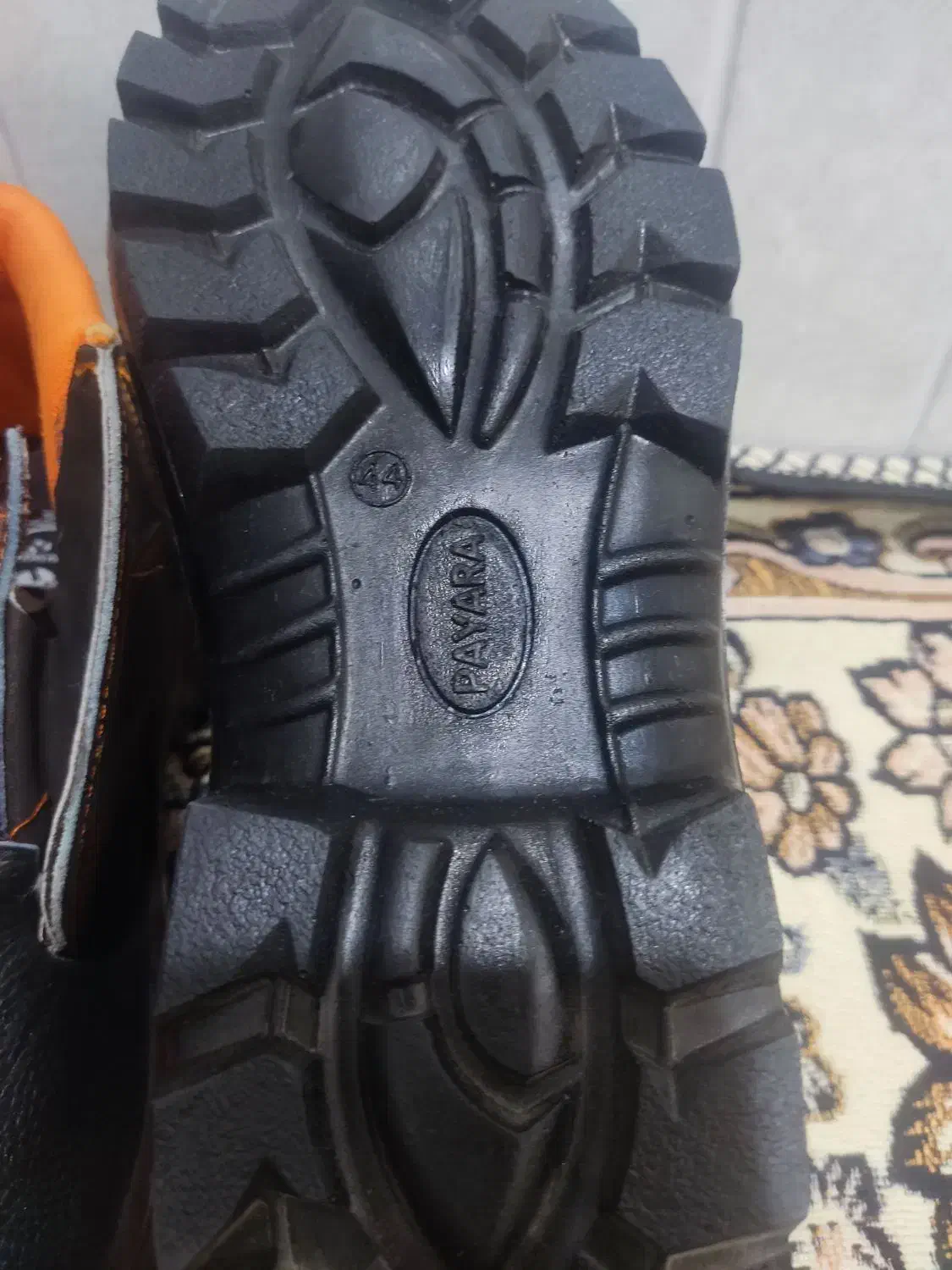 ۴کفش ایمنی و۲ کلاه ایمنی|کیف، کفش، کمربند|اهواز, شهرک برق|دیوار