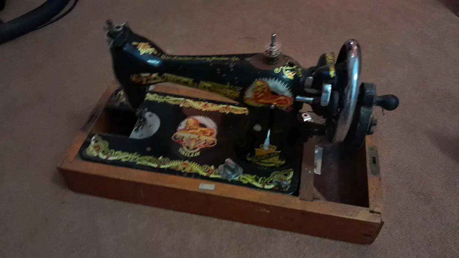 چرخیاطی|چرخ خیاطی و ریسندگی|اردبیل, |دیوار