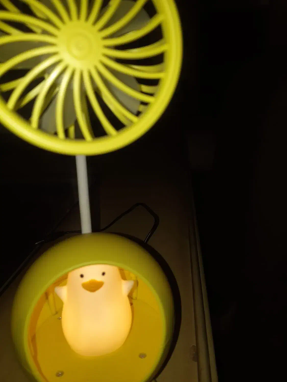 پنکه شارژی|پنکه و تصفیه‌کنندهٔ هوا|شاهین‌شهر, خانه کارگر|دیوار