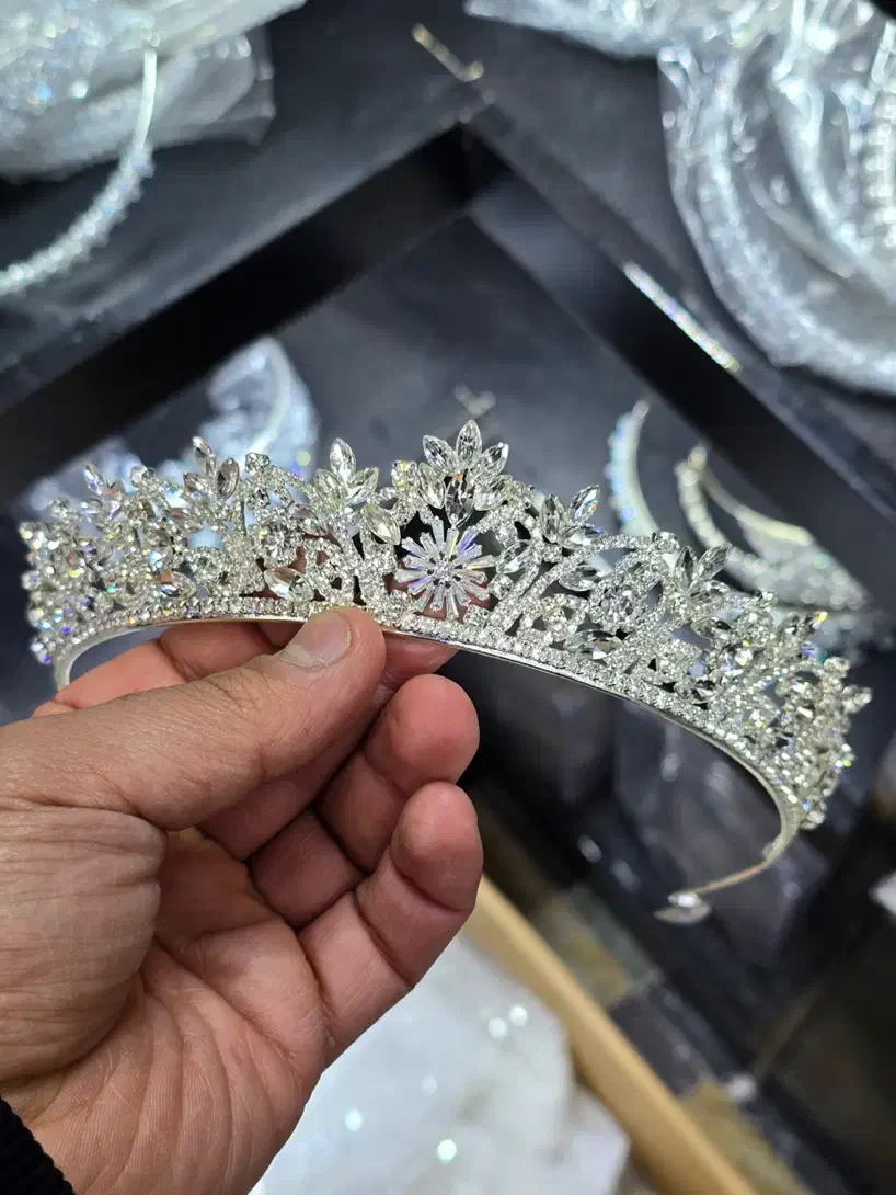 مزون تاج عروس زرین|زیورآلات و اکسسوری|تهران, لاله زار|دیوار