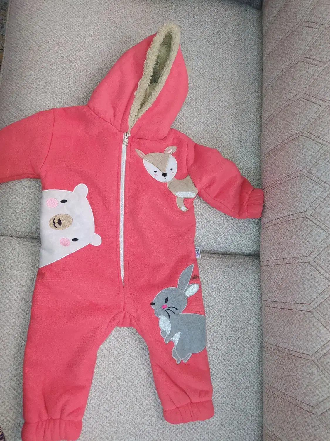 کاپشن سرهمی|کفش و لباس بچه|پرند, فاز ۰|دیوار