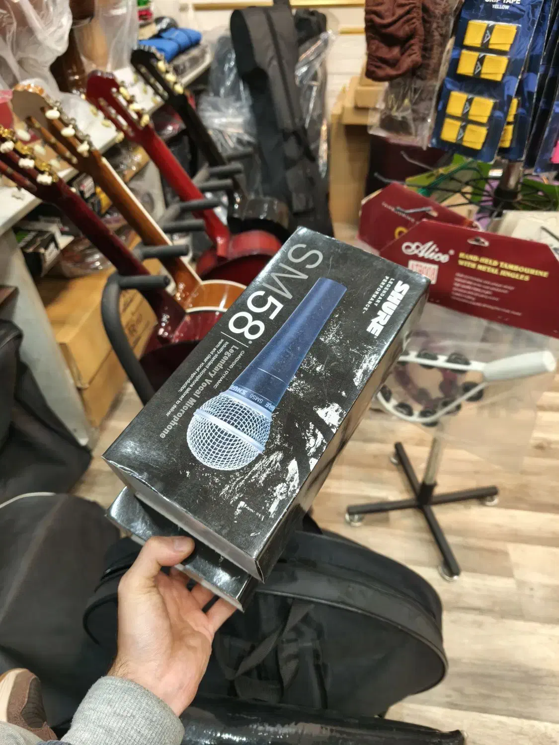 میکروفن شور sm58|آلات موسیقی|رشت, گلسار|دیوار