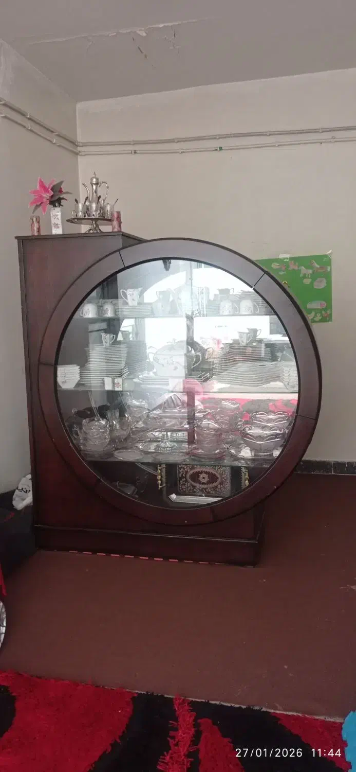 ویترین اسپرت نورپردازی|بوفه، ویترین، کنسول|شهرکرد, |دیوار