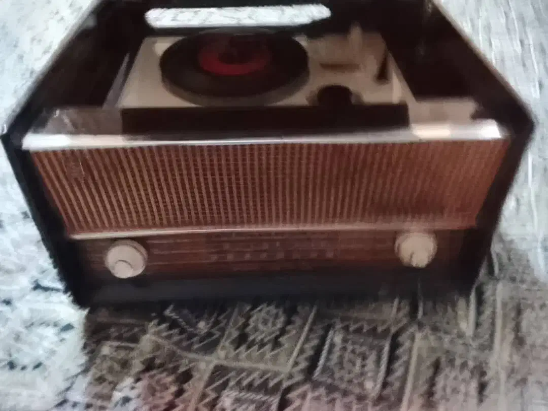 رادیو گرام ناسیونال|کلکسیون اشیاء عتیقه|ارژن, |دیوار