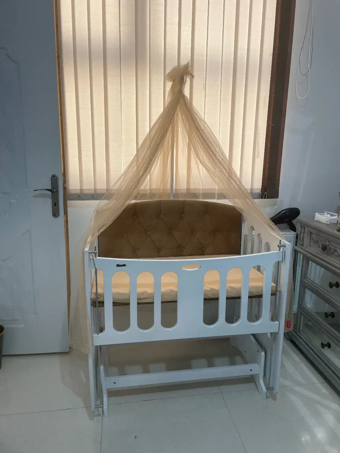 گهواره|تخت و صندلی بچه|شیراز, بعثت|دیوار