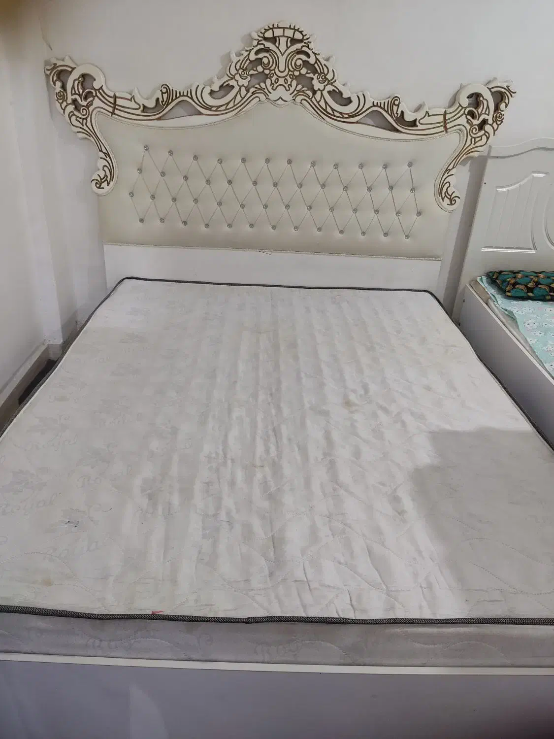 تخت خواب دونفره.و میز آرایشی|تخت و سرویس خواب|شوش, |دیوار