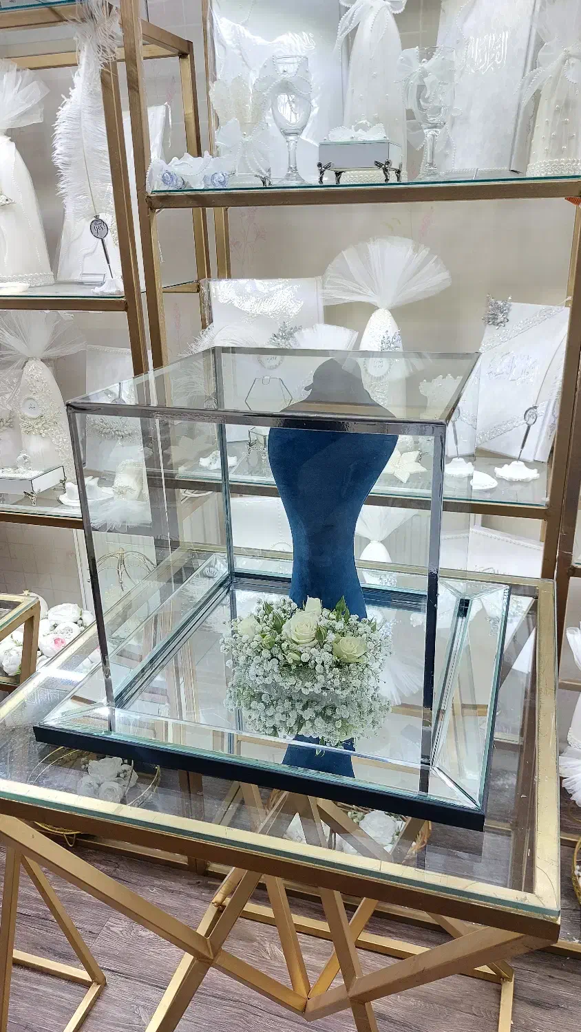 اجاره و فروش باکس های شیشه ای|صنایع دستی و سایر لوازم تزئینی|شیراز, معالیآباد|دیوار