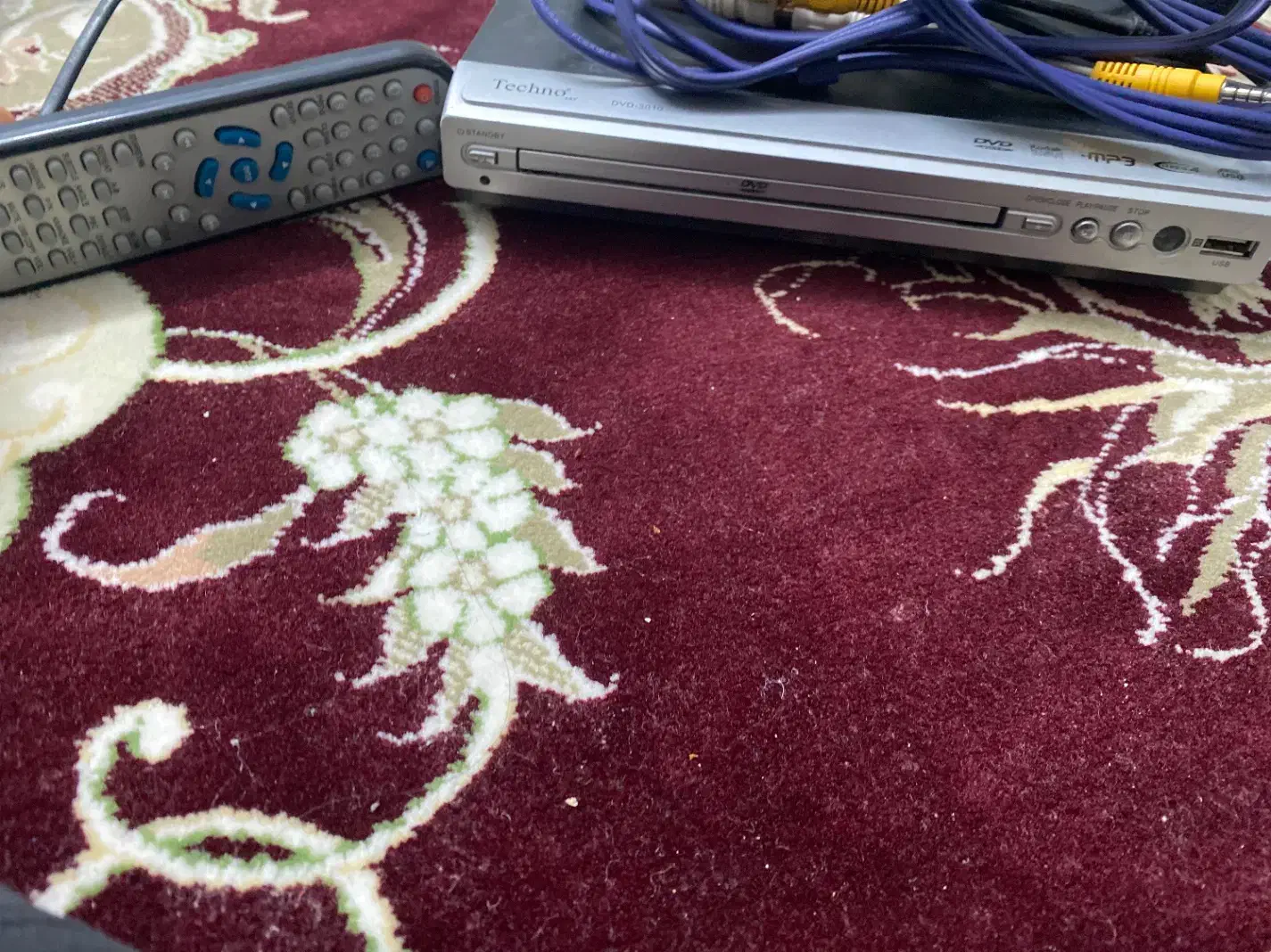 دستگاه دیسک خور|پخش‌کننده DVD و ویدیو|برخوار, |دیوار