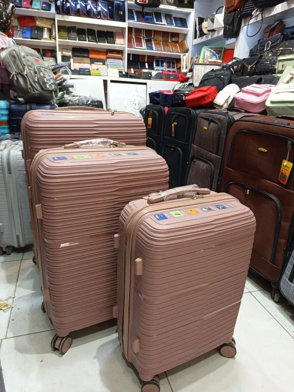 چمدون خارجی نشکن وارداتی وپارچه ای چهار چرخ خارجی|کیف، کفش، کمربند|مشهد, یاس|دیوار