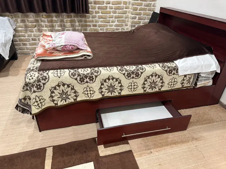 تخت و تشک خوش خواب کویین|تخت و سرویس خواب|دماوند, دماوند|دیوار