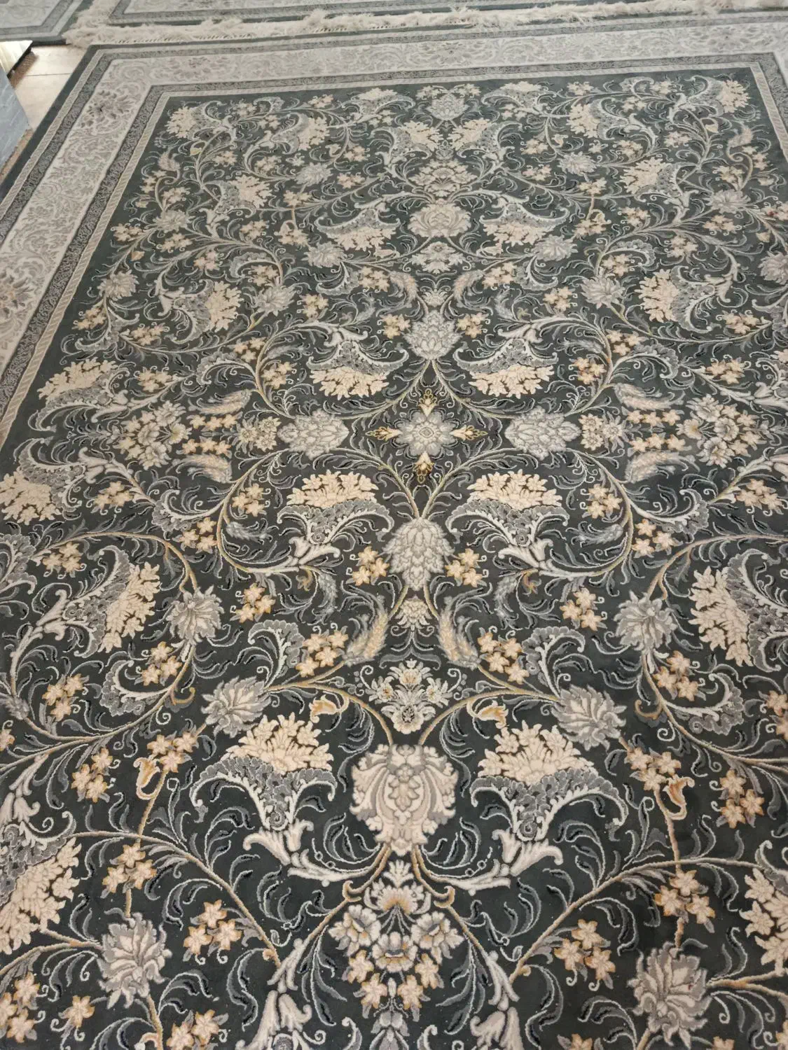 فرش ۹متری ۱۵۰۰ شانه|فرش|گنبد کاووس, |دیوار