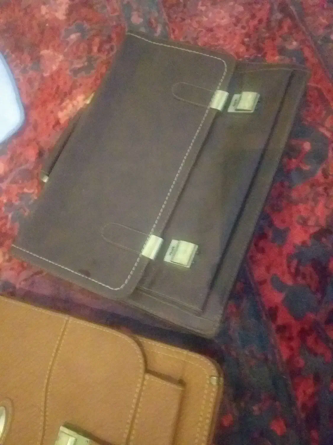 ۱عدد کیف چرم مصنوعی|کیف، کفش، کمربند|تهران, سعادت‌آباد|دیوار