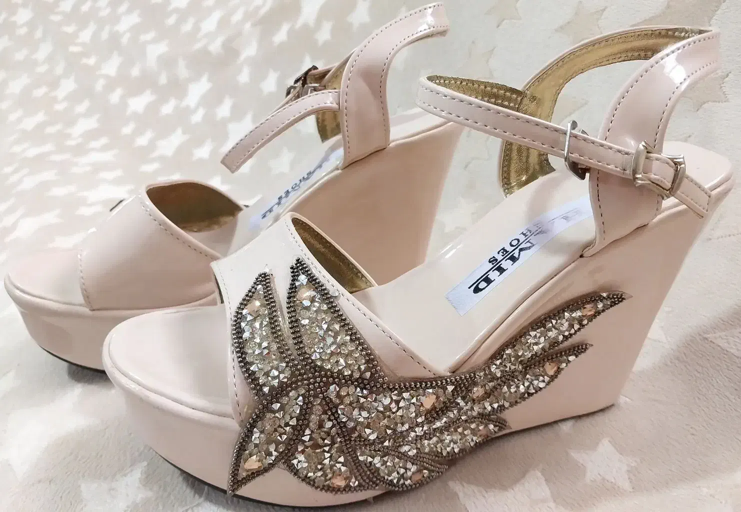 کفش مجلسی زنانه لژدار نگین‌دار کرم|کیف، کفش، کمربند|ارومیه, |دیوار