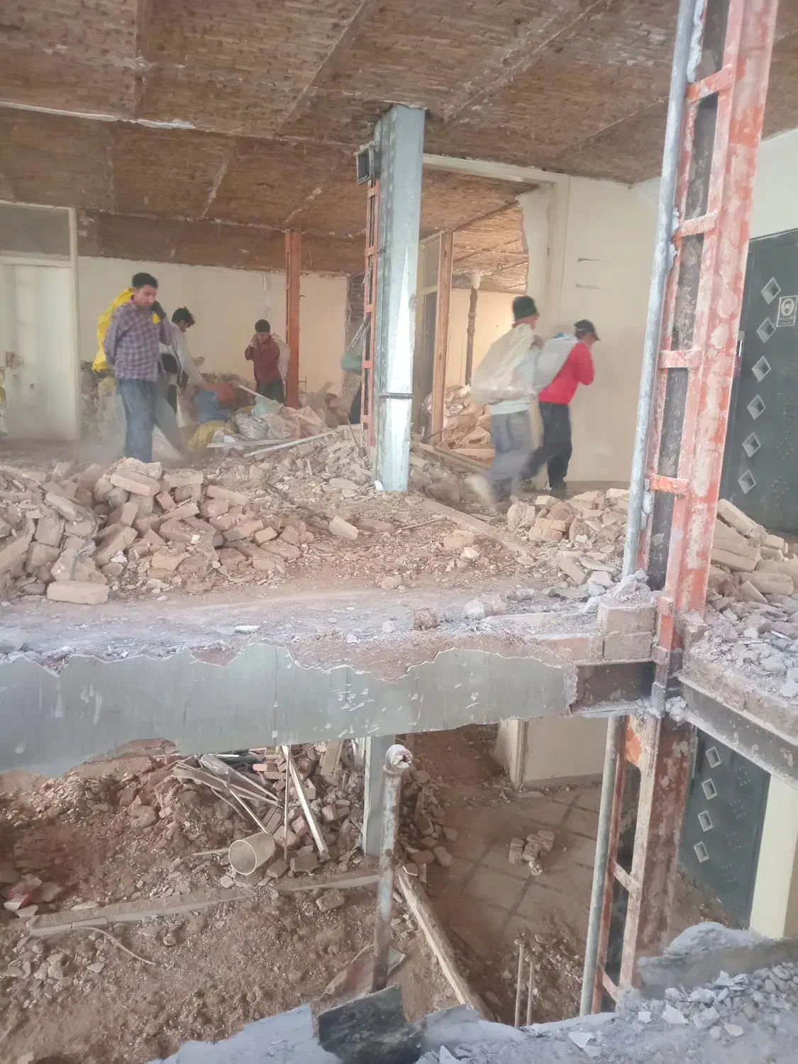 تخریب داخلی ساختمان تخریب دیوار آرک اوپن کلی و جزئ|خدمات پیشه و مهارت|تهران, یوسفآباد|دیوار