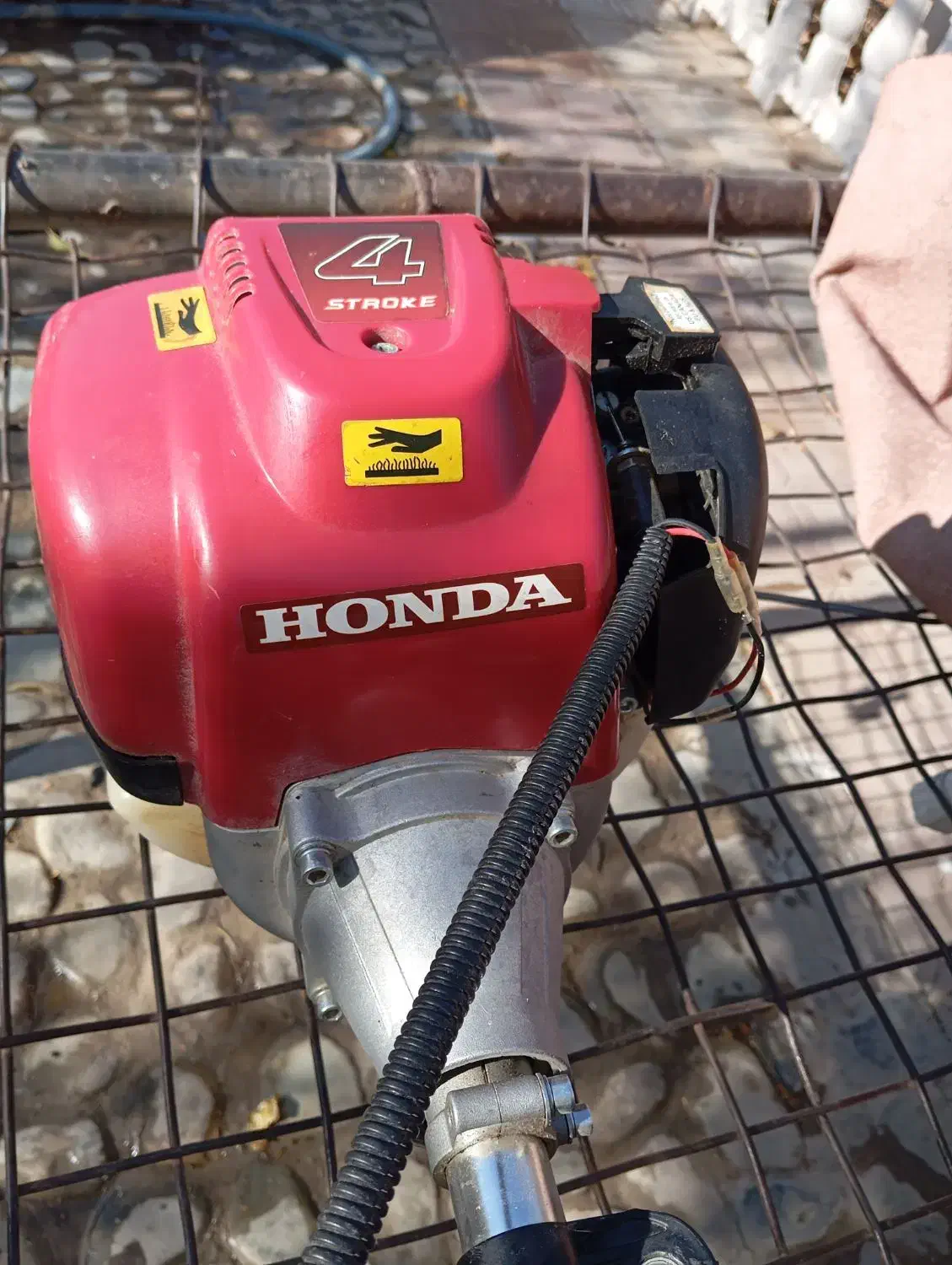 علفزنهیوندا|ماشینآلات صنعتی|فولادشهر, مسکن مهر فولادشهر|دیوار