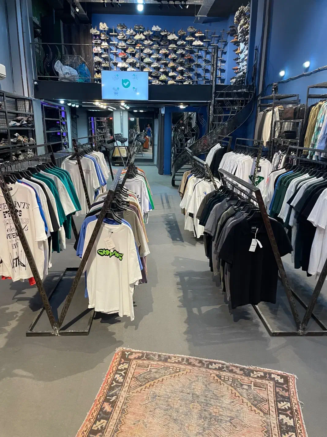 دکور پوشاک|فروشگاه و مغازه|کرج, شهرک طالقانی|دیوار