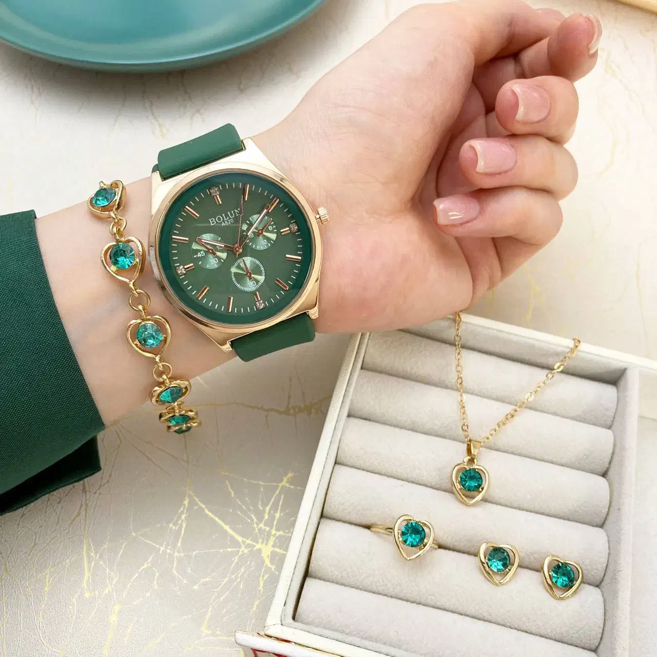 ساعت های یلدایی|ساعت|سمنان, |دیوار