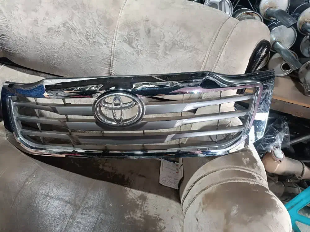 جلو پنجره تویوتا هایلوکس جنیون اصلی|قطعات یدکی و لوازم جانبی|مهاباد (آذربایجان غربی), |دیوار