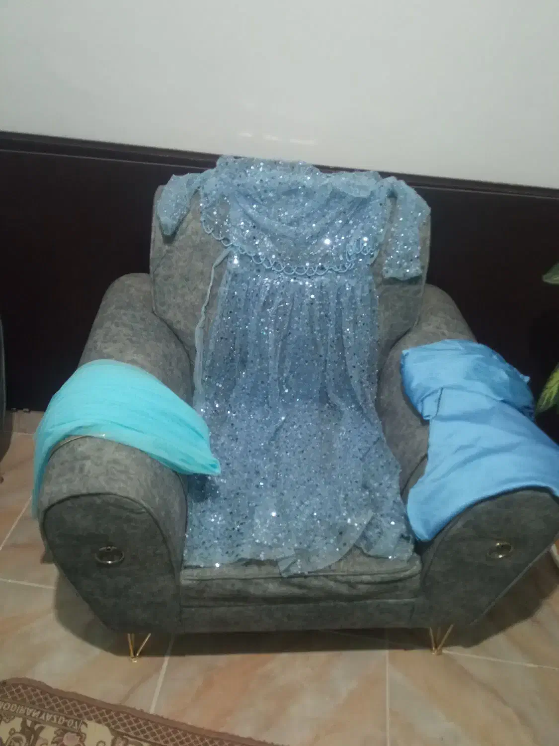 پوشاک|لباس|دهگلان, |دیوار