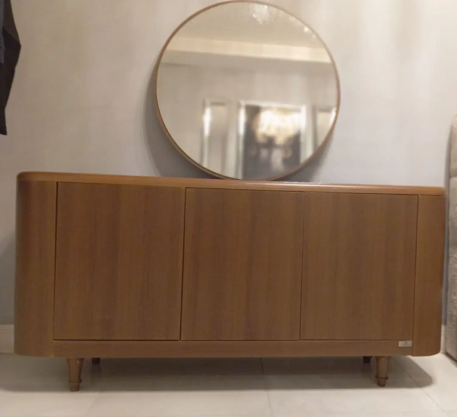 آینه وکنسول جنس وکیوم شرکتی جادار عرض 180|بوفه، ویترین، کنسول|گنبد کاووس, |دیوار