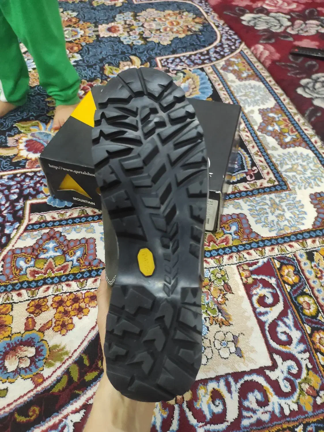 پوتین کوهساری نو|کیف، کفش، کمربند|شاهین دژ, |دیوار