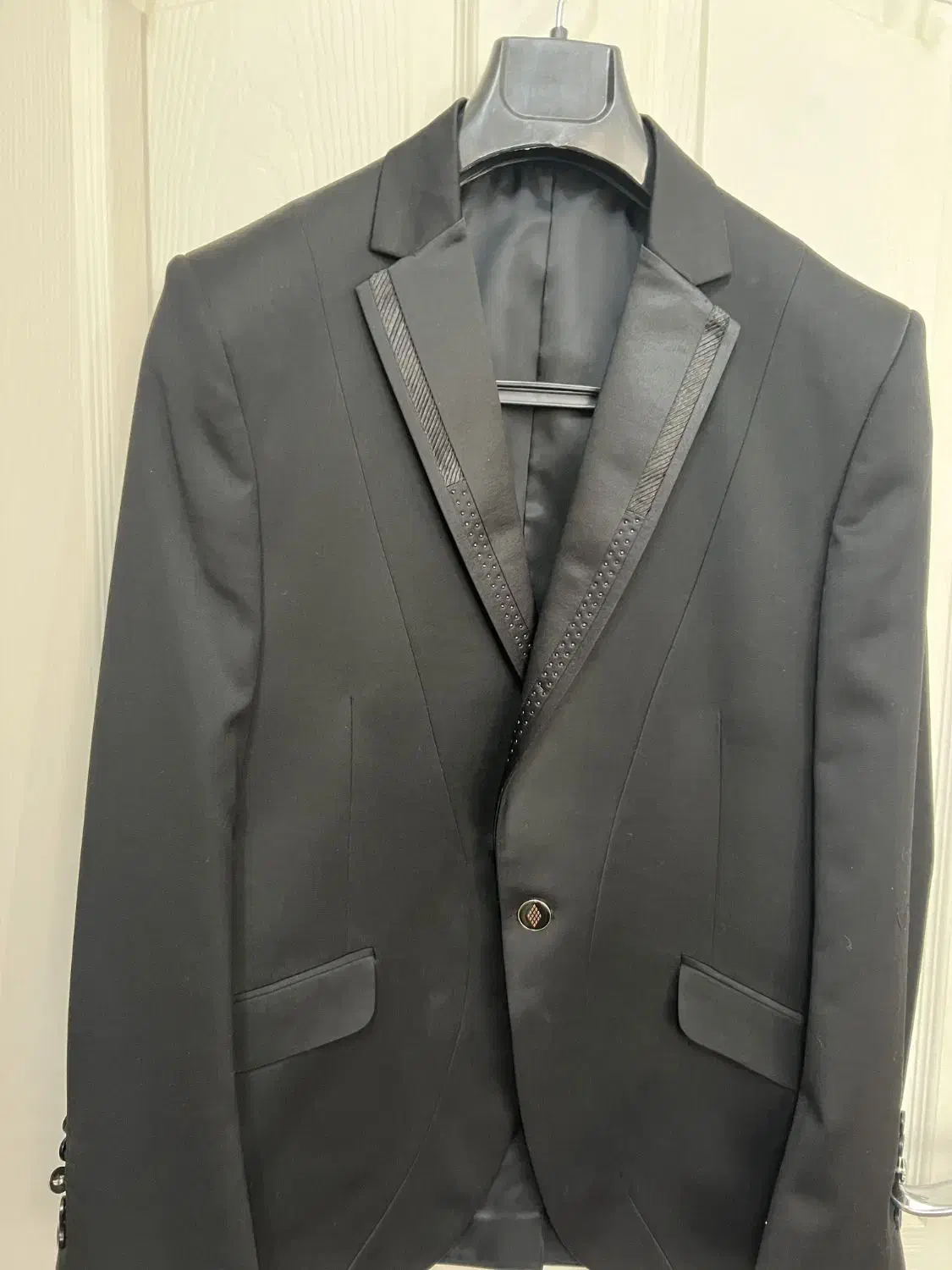 کت مجلسی|لباس|مشهد, جاهد شهر|دیوار