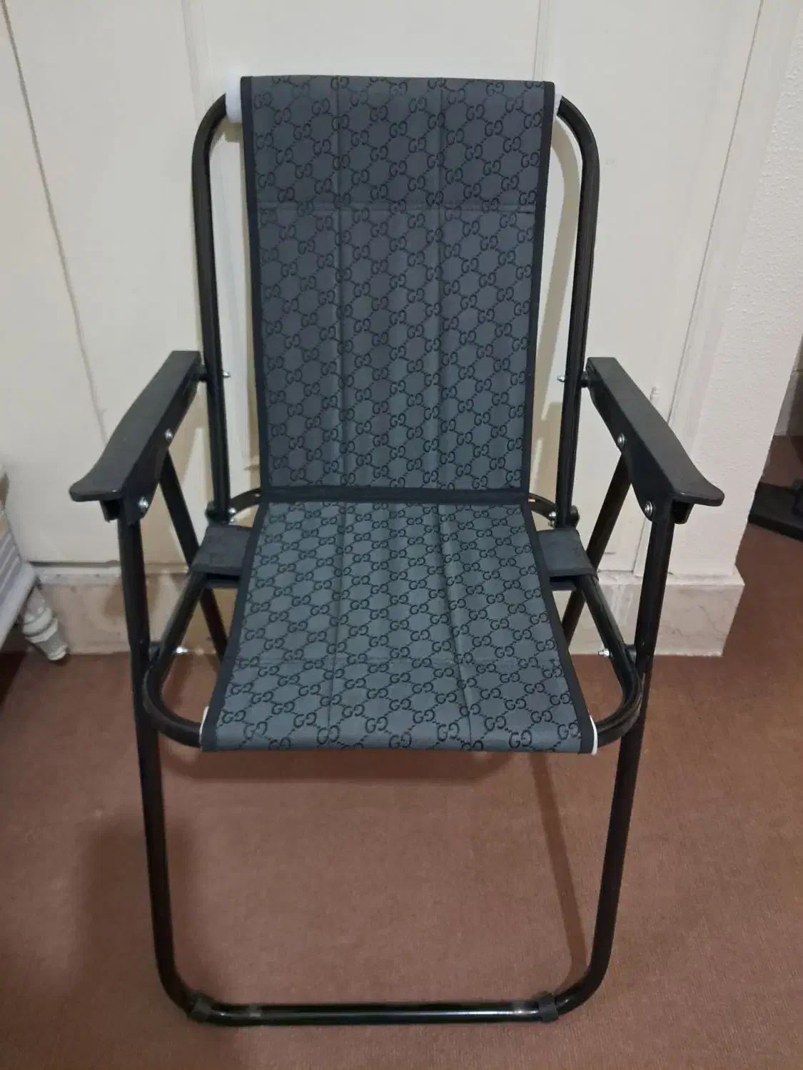 میز گرد MDF پایه فلزی و صندلی تاشو درجه ۱ نو نو|مبلمان خانگی و میز عسلی|شاهینشهر, فردوسی|دیوار