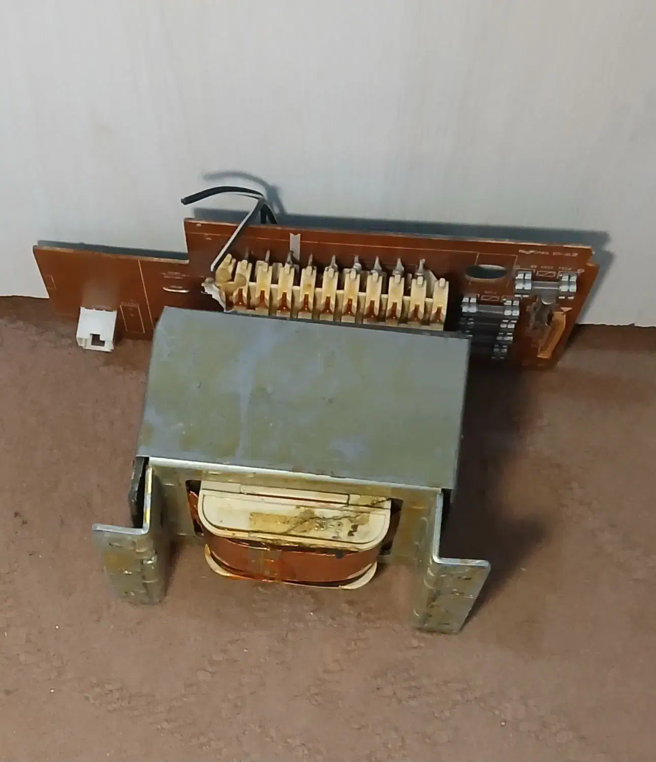 تلوزیون ۱۵  ال جی|تلویزیون و پروژکتور|بیرجند, |دیوار