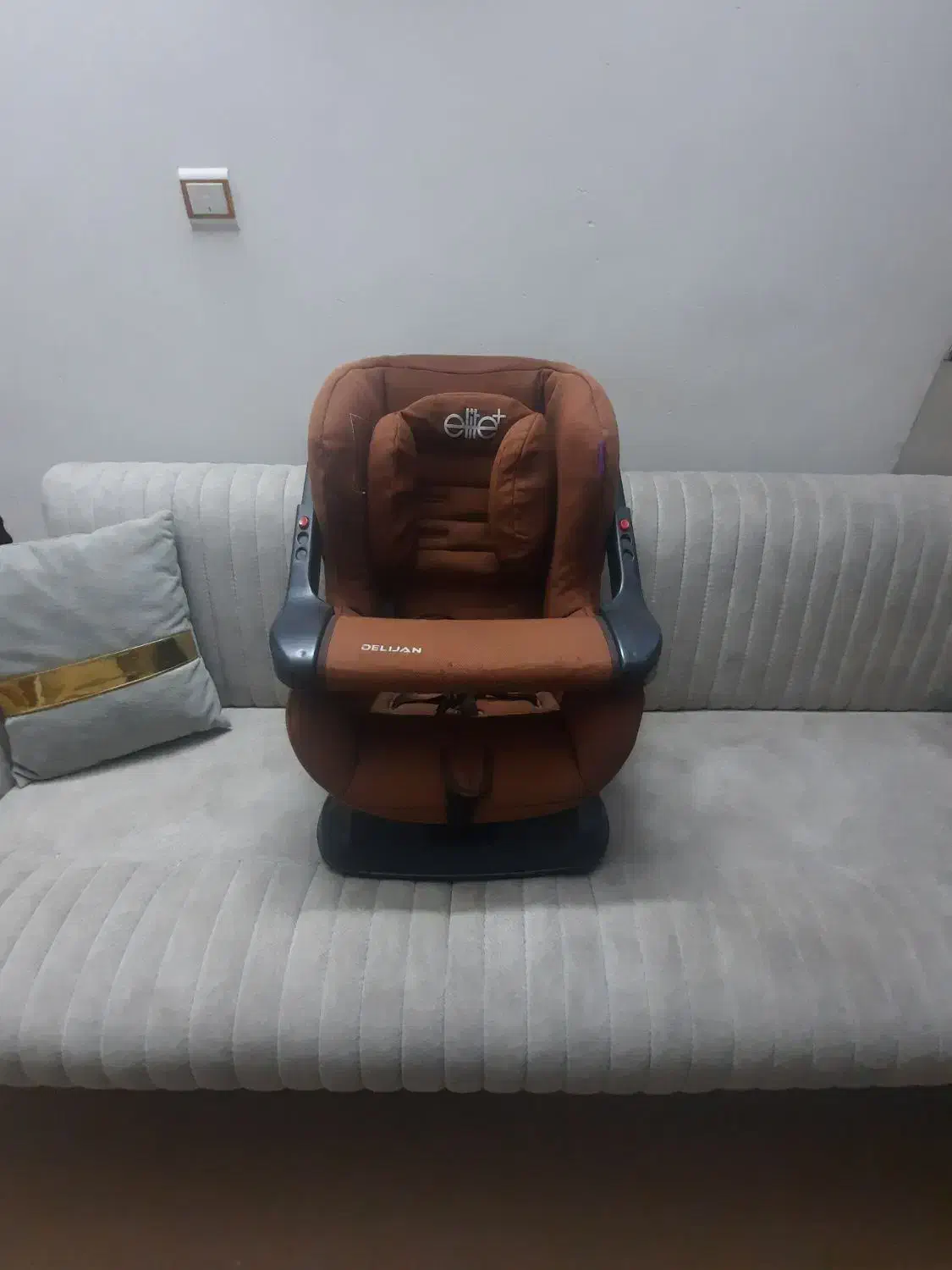 صندلی کودک|تخت و صندلی بچه|آمل, |دیوار