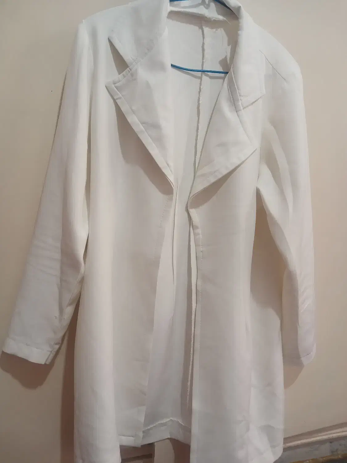 دوتا مانتو به فروش میرسد|لباس|بابل, |دیوار