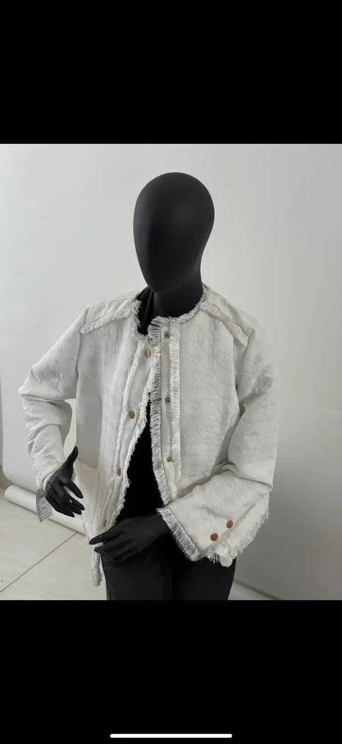 مانکن زنانه نشسته|فروشگاه و مغازه|رشت, استادسرا|دیوار