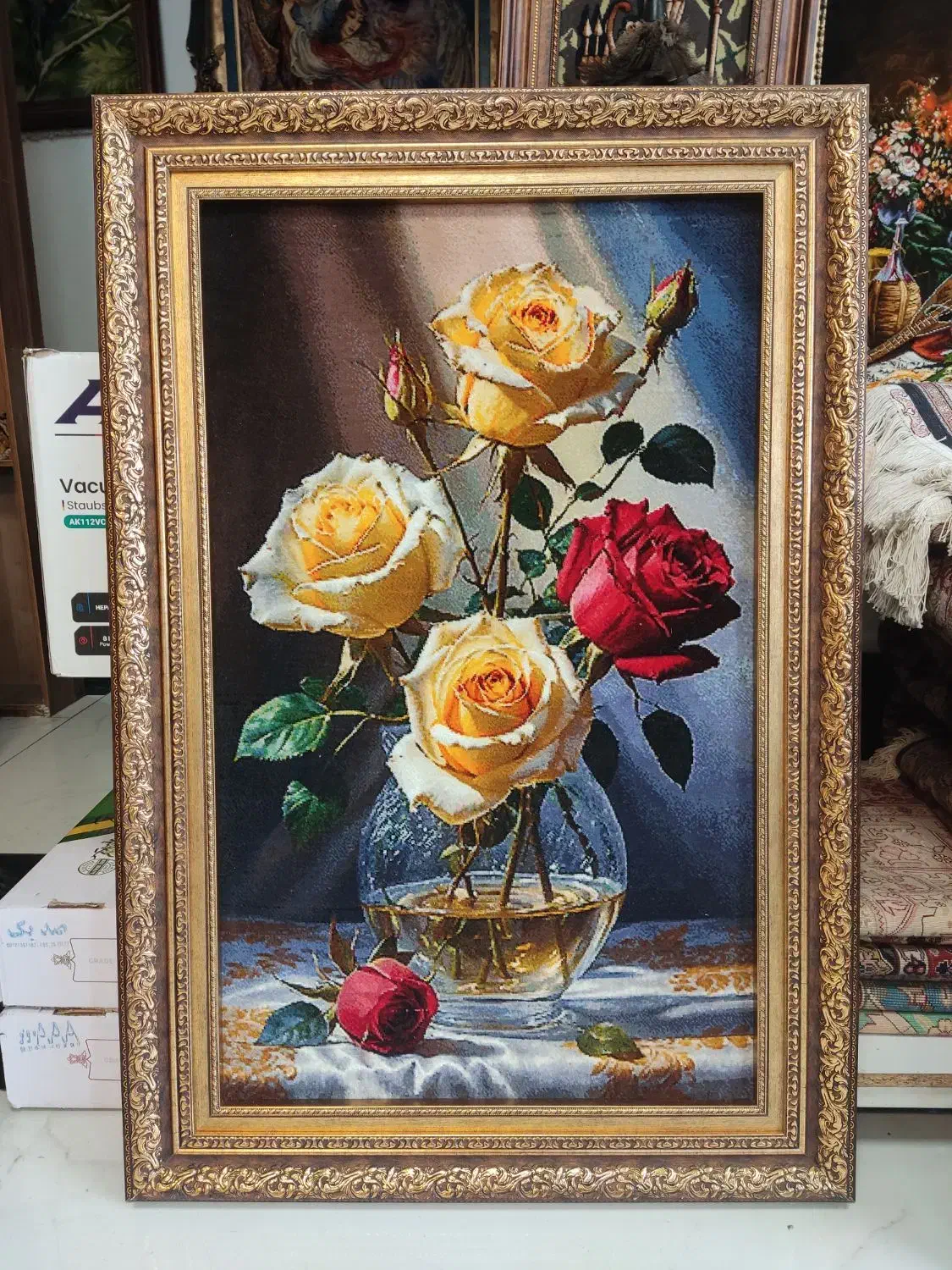 تابلو فرش گل و گلدان شیشه ای رز|تابلو فرش|تهران, پونک|دیوار