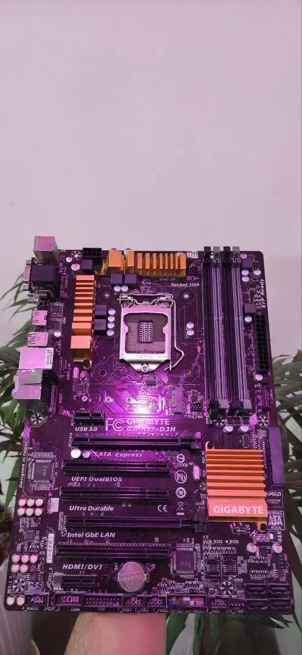 مادربرد H97-D3H GIGABYTE|قطعات و لوازم جانبی رایانه|تهران, میدان ولیعصر|دیوار