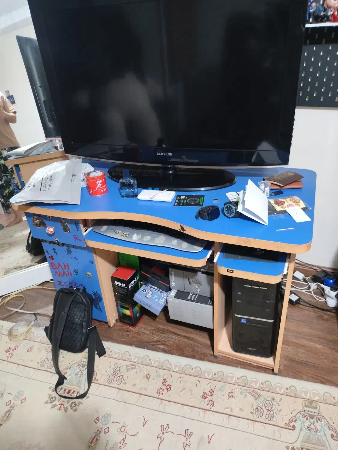 میز کامپیوتر|میز تحریر و کامپیوتر|رودهن, |دیوار