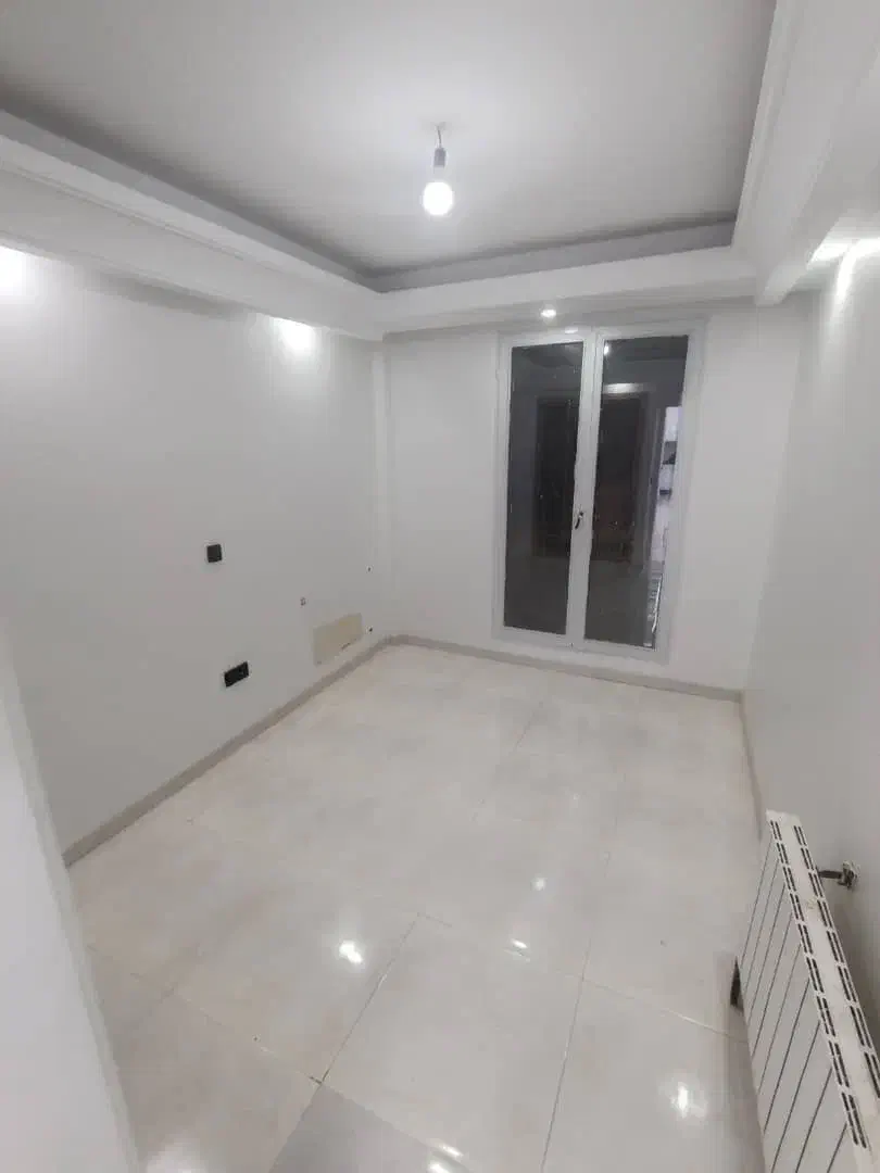 ۵۵متر/غربی ها/فول امکانات/عادل و طاهری