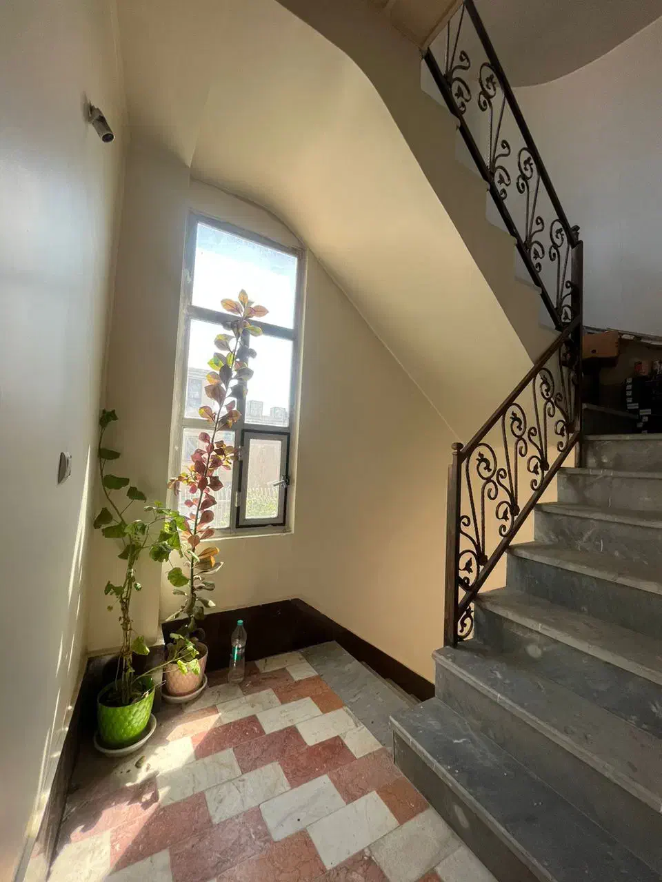 ۱۷۰ متر منزل مسکونی/قیمت ویژه/فوری (خوش نقشه)|فروش خانه و ویلا|فولادشهر, B2|دیوار