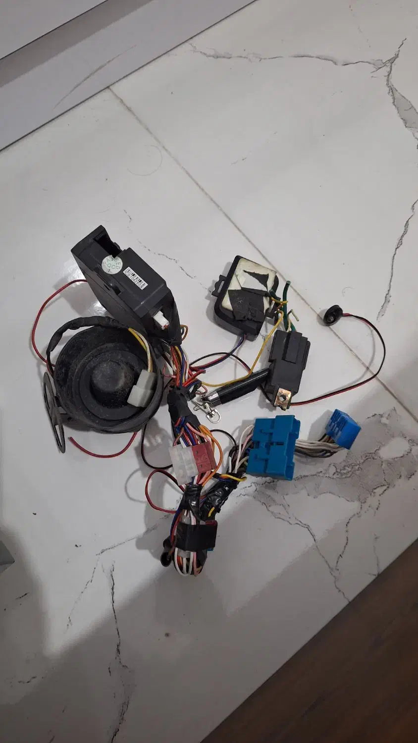 دزدگیر نو|قطعات یدکی و لوازم جانبی|رشت, کوی امام رضا|دیوار