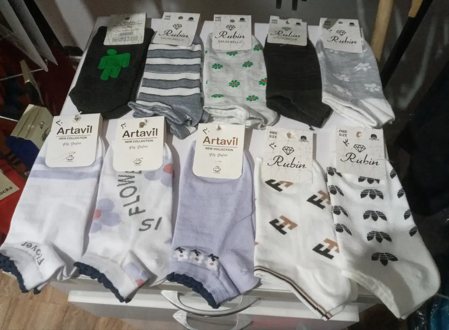 جوراب بلند یلدایی|لباس|ایوان, |دیوار