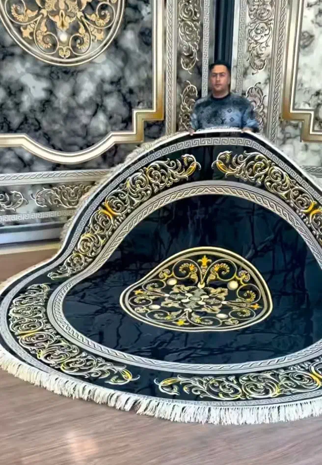 میراث دودی۱۲۰۰شانه همراه با گرده۳در۳|فرش|بوشهر, |دیوار