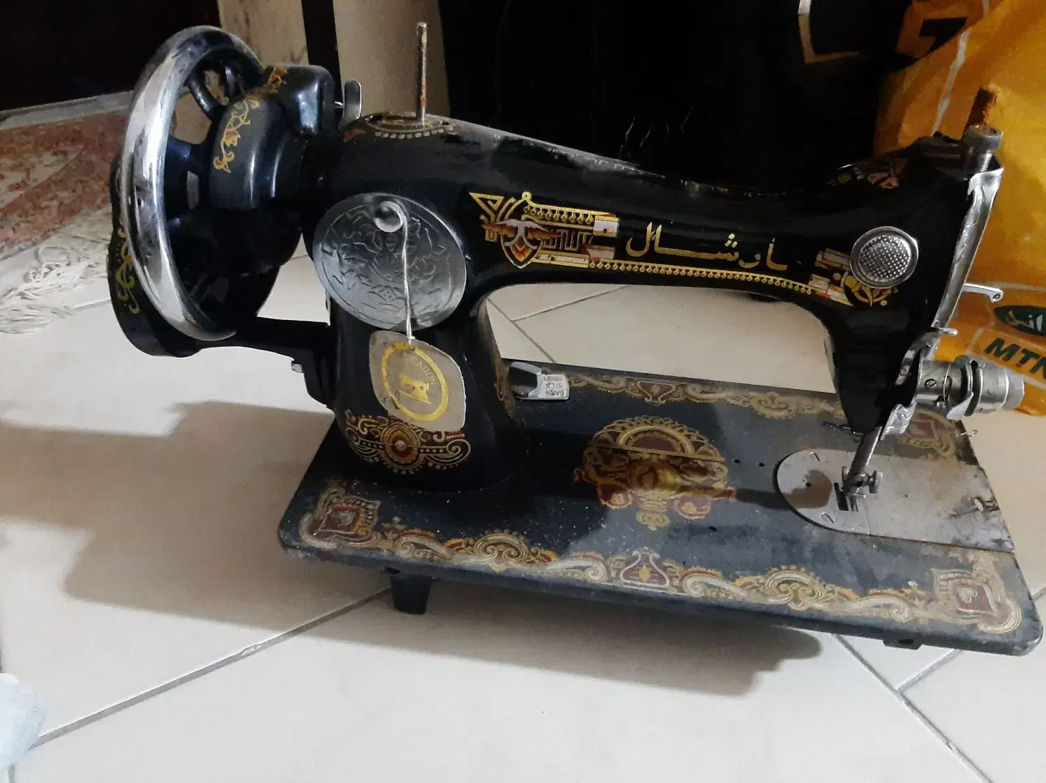 یک عدد چرخ خیاطی مارشال عربی خیلی قدیمی|چرخ خیاطی و ریسندگی|مشکیندشت, |دیوار