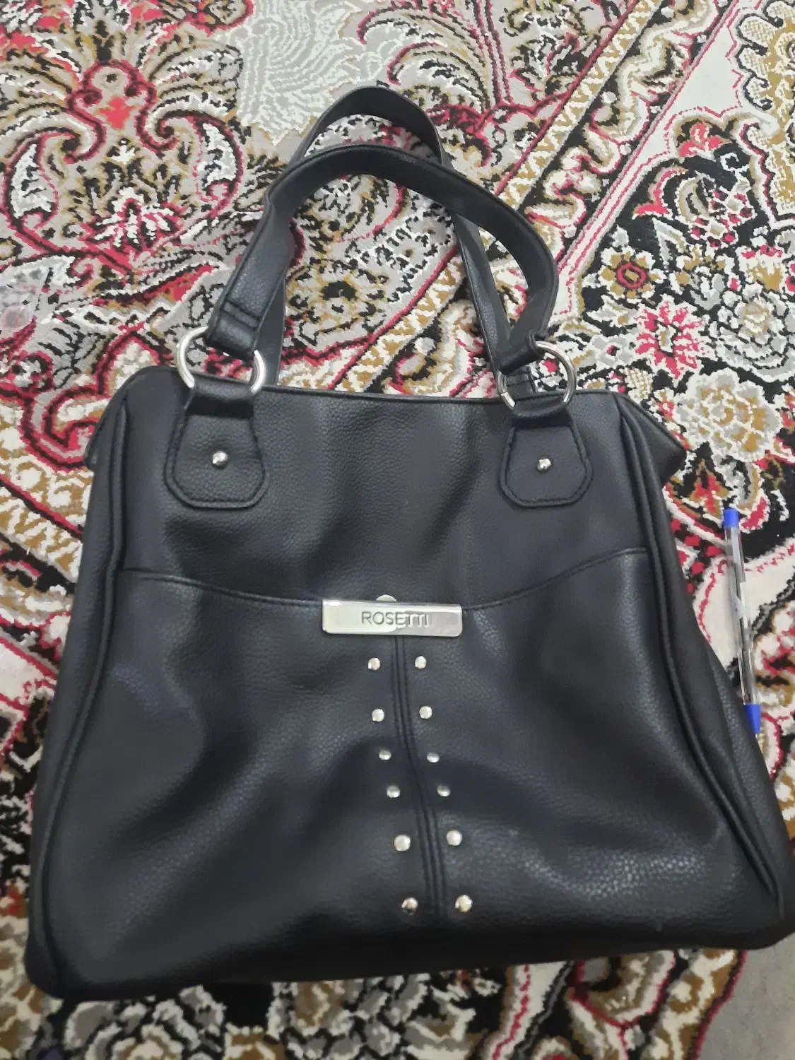 کیف مشکی|کیف، کفش، کمربند|کاشان, شاهد|دیوار