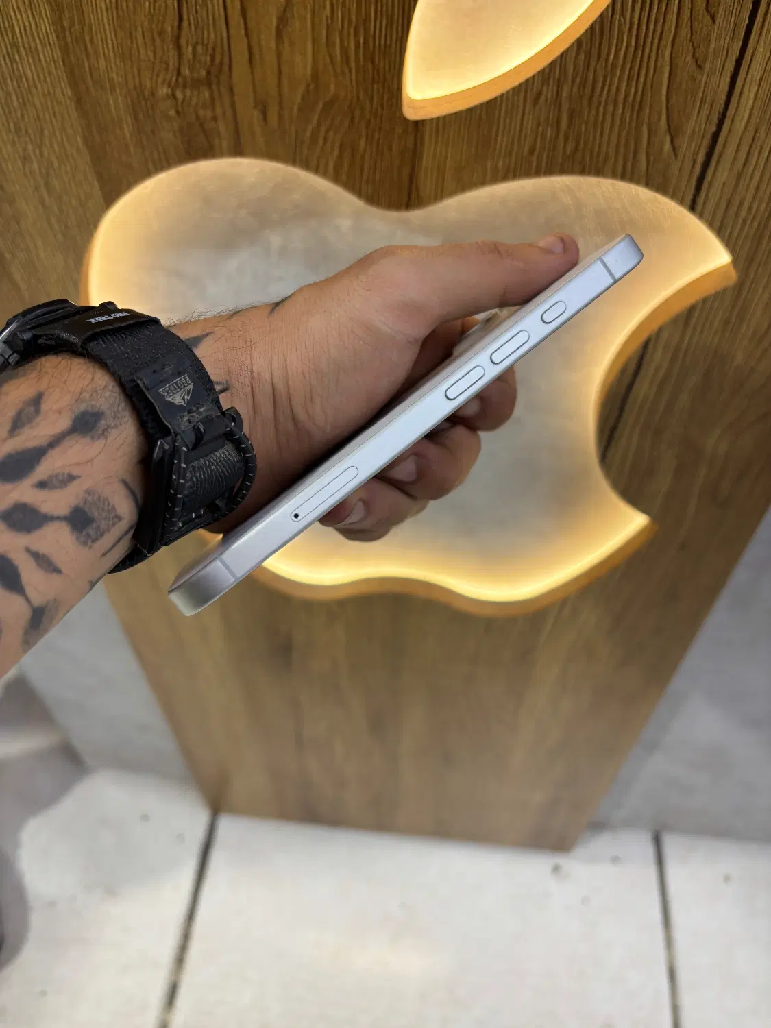 Iphone / آیفون ۱۷ نرمال ۲۵۶ گیگ باتری ۹۸|موبایل|اصفهان, احمدآباد|دیوار