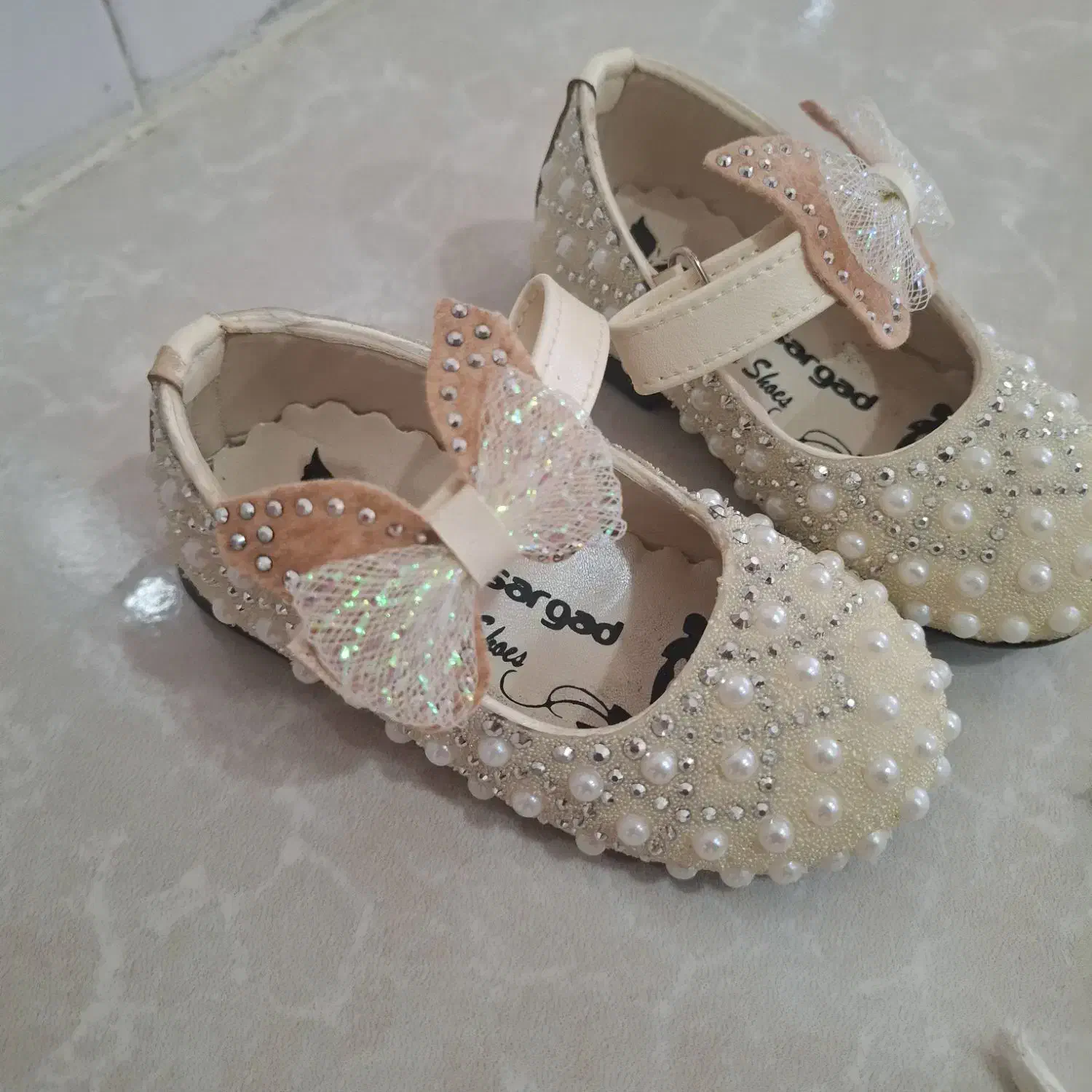 کفش بچگانه|کفش و لباس بچه|سمیرم, |دیوار