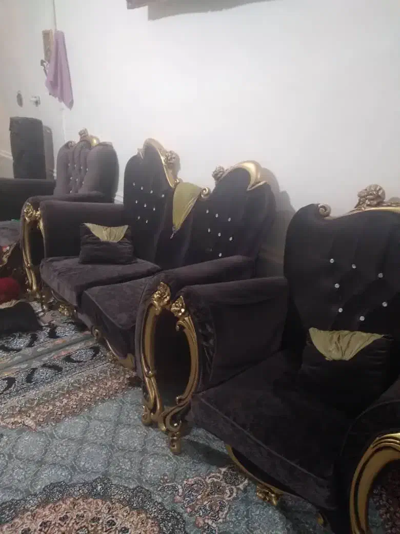 یک عدد مبل ۷نفر مرتب و سالم|مبلمان خانگی و میز عسلی|شیراز, شریف‌آباد|دیوار