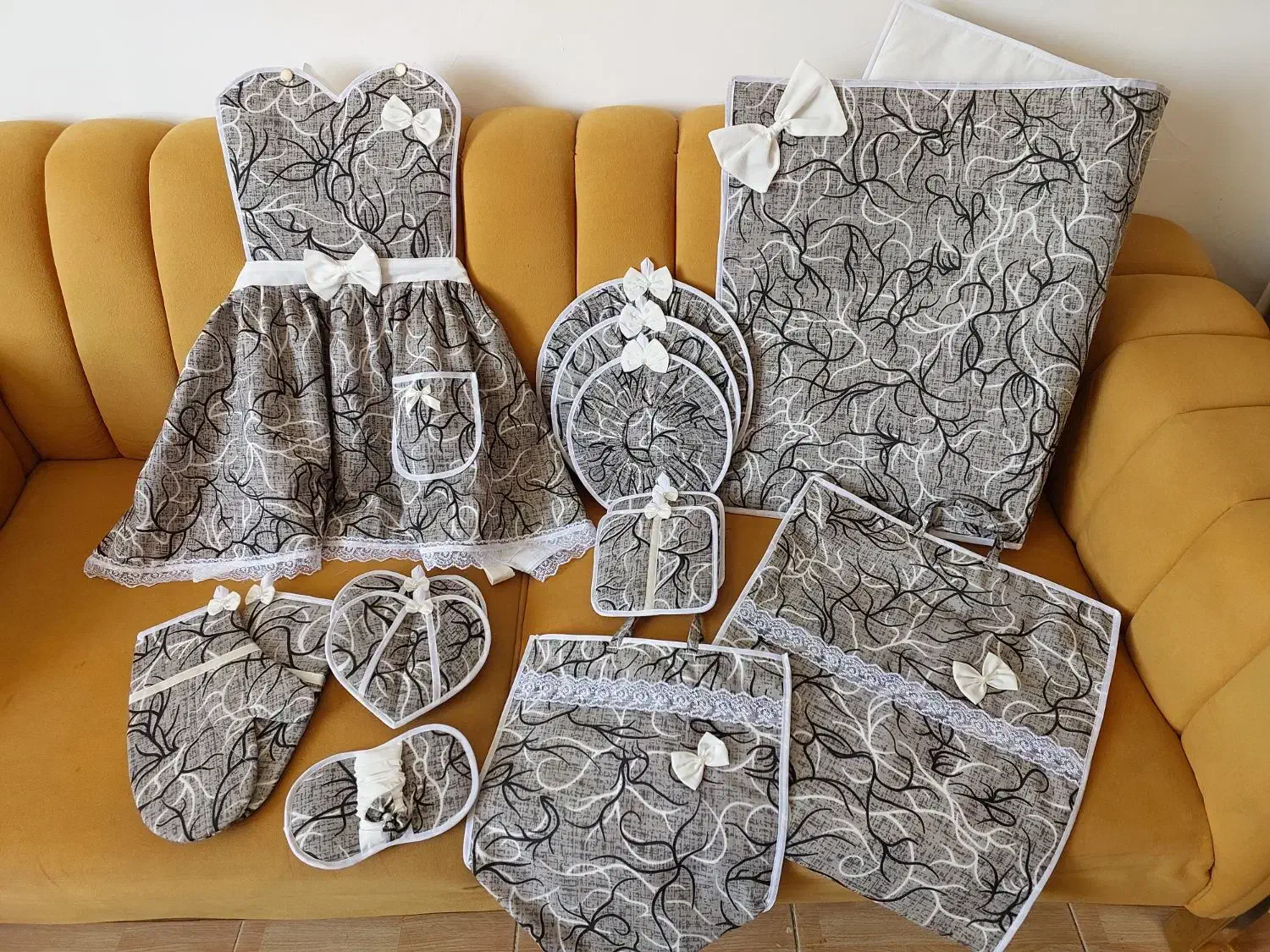 دمکنی ودستگیره|سفره، حوله، دستمال آشپزخانه|دالاهو, |دیوار